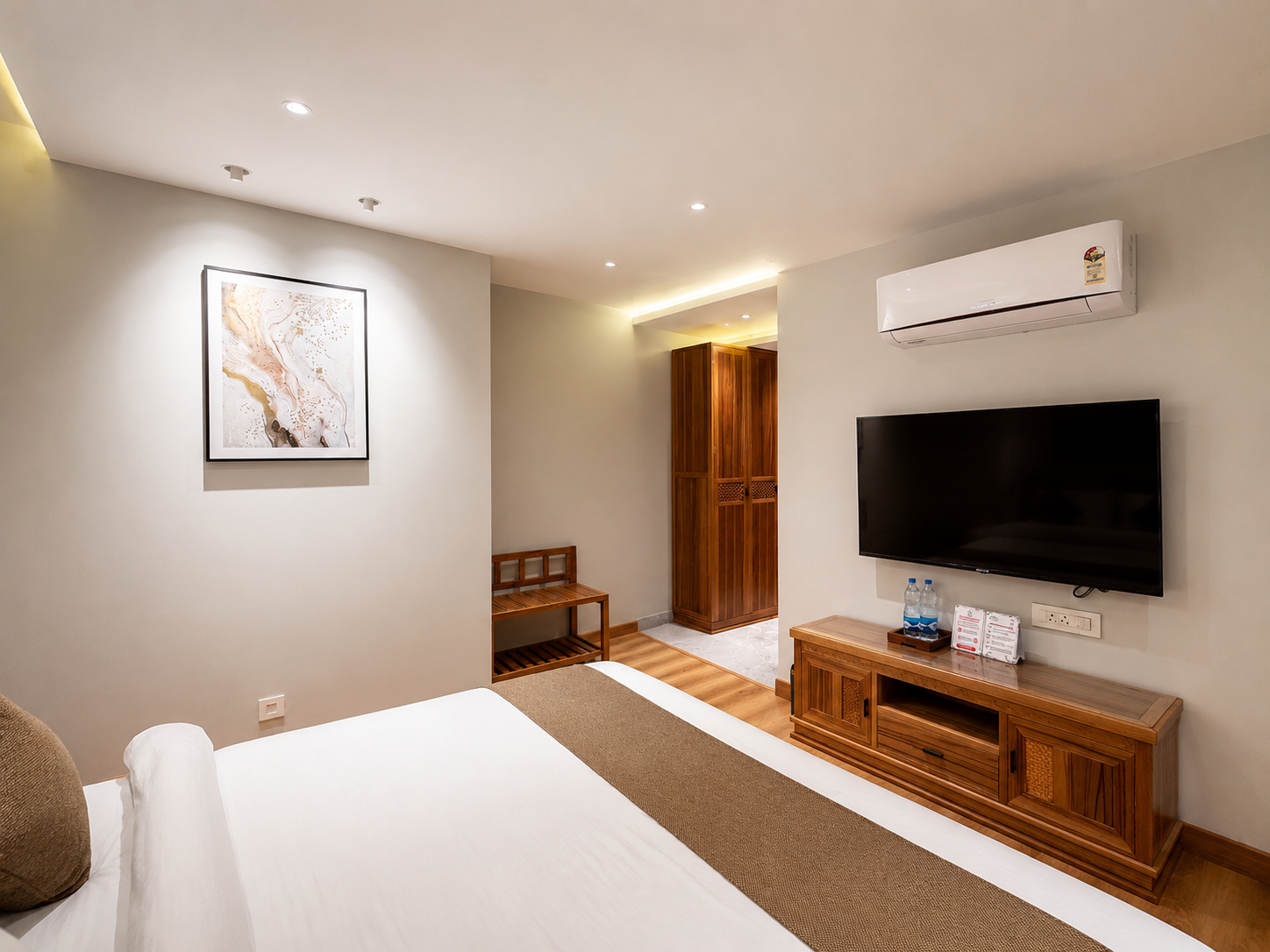 Falcon Floor (With Kitchen, Garden & Living Room) F2