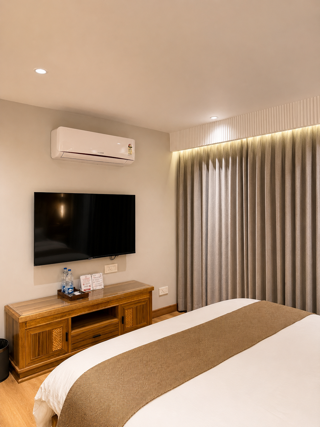 Falcon Floor (With Kitchen, Garden & Living Room) F2